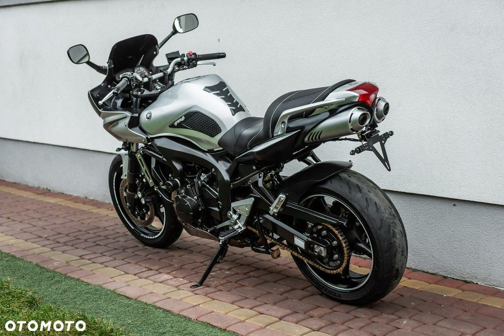 Yamaha FZ - 4