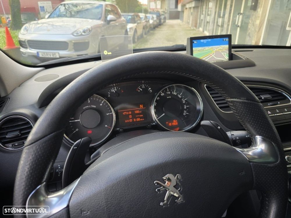 Peugeot 5008 1.6 E-HDi 7L Allure 2-Tronic 113g - 23