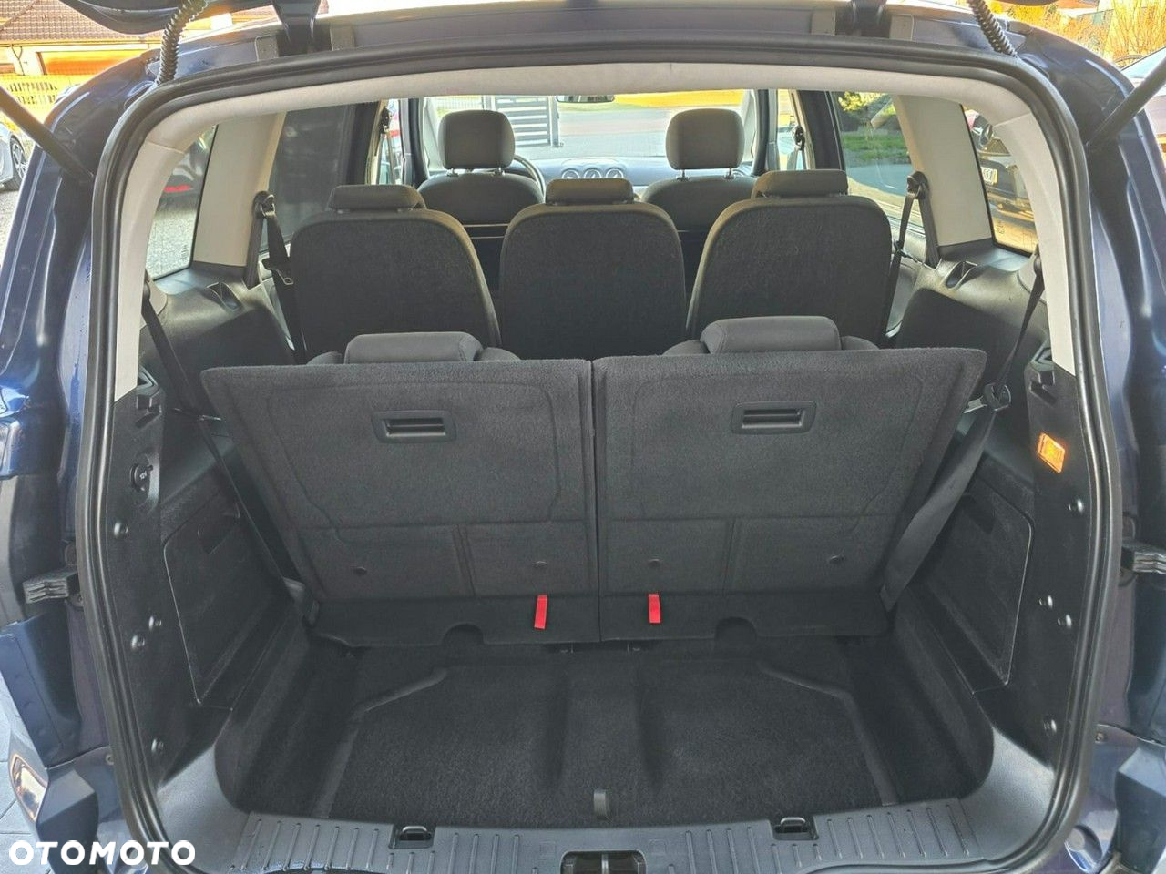 Ford S-Max - 14