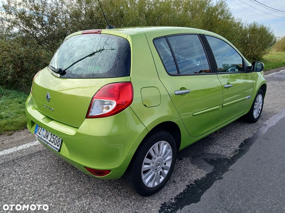 Renault Clio 1.2 16V 75 TomTom Edition - 5