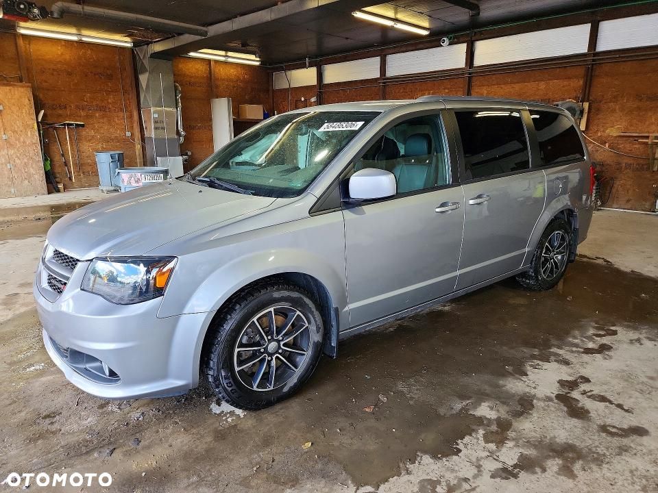 Dodge Grand Caravan 3.6 R/T - 21