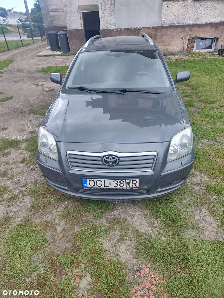 Toyota Avensis - 1