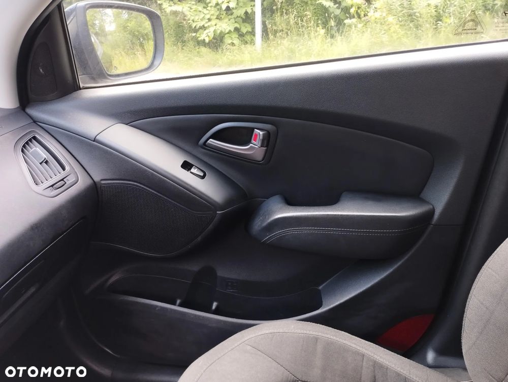 Hyundai ix35 1.6 2WD Fifa World Cup Edition - 11