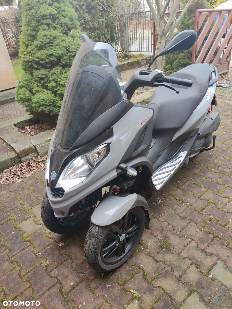 Piaggio MP-3 - 4
