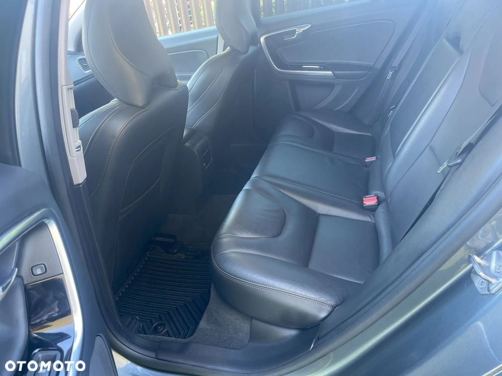 Volvo V60 Cross Country D4 Drive-E Summum - 23