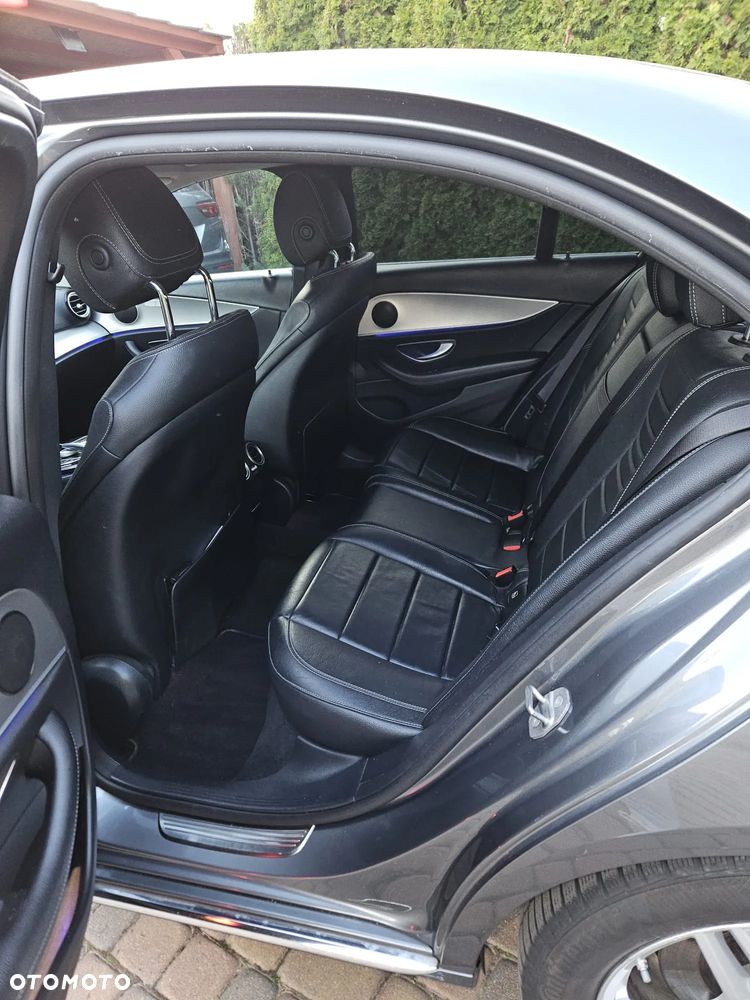 Mercedes-Benz Klasa E 220 d 9G-TRONIC - 12