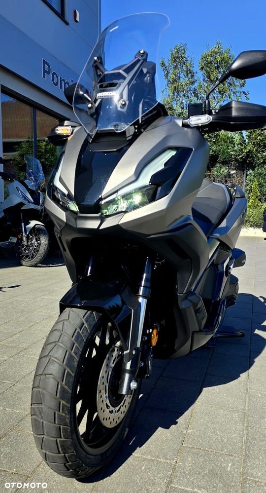 Honda ADV350 - 5