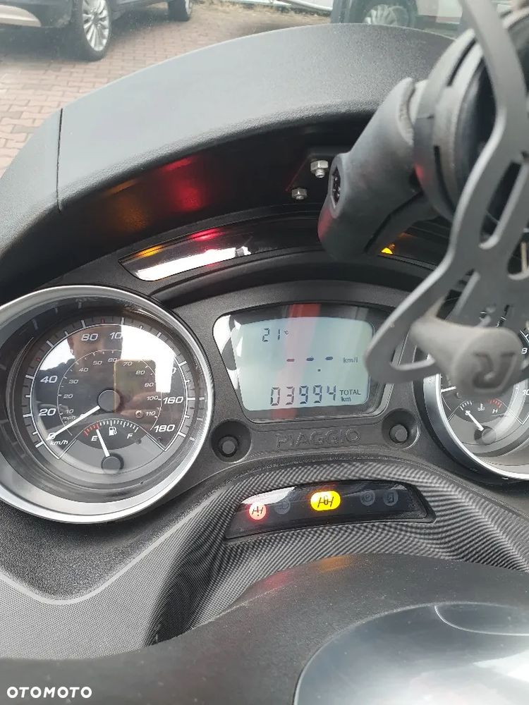Piaggio MP-3 - 15