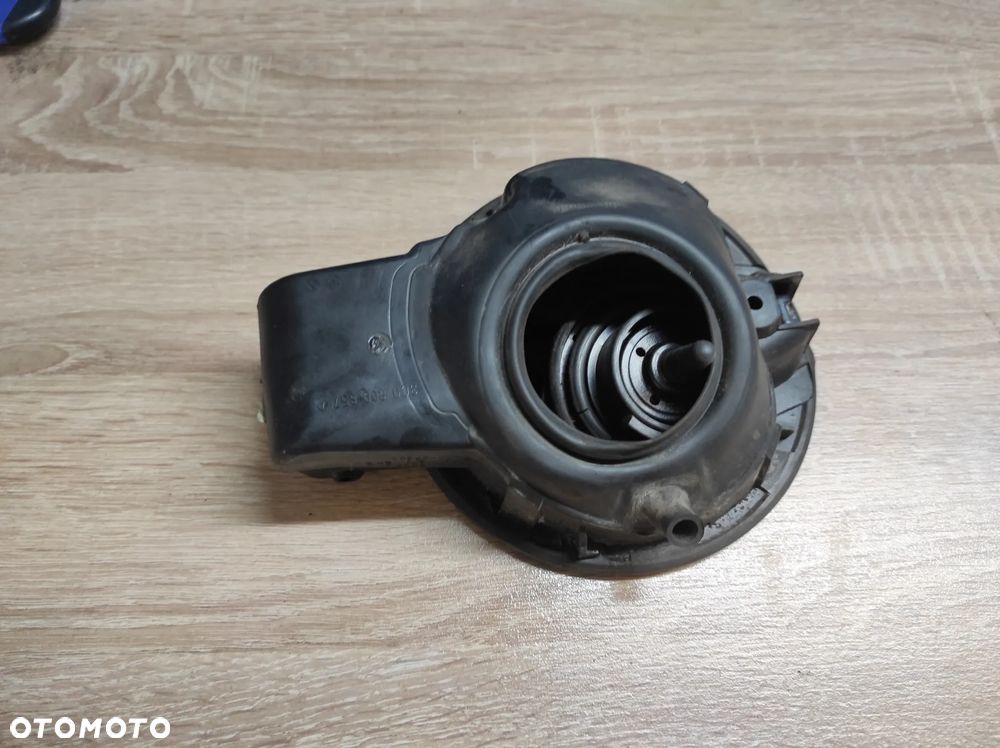 KLAPKA WLEWU PALIWA VW PASSAT B6 KOMBI 3C9 LC5F SZARA SIWA WYSYŁKA !!! - 3