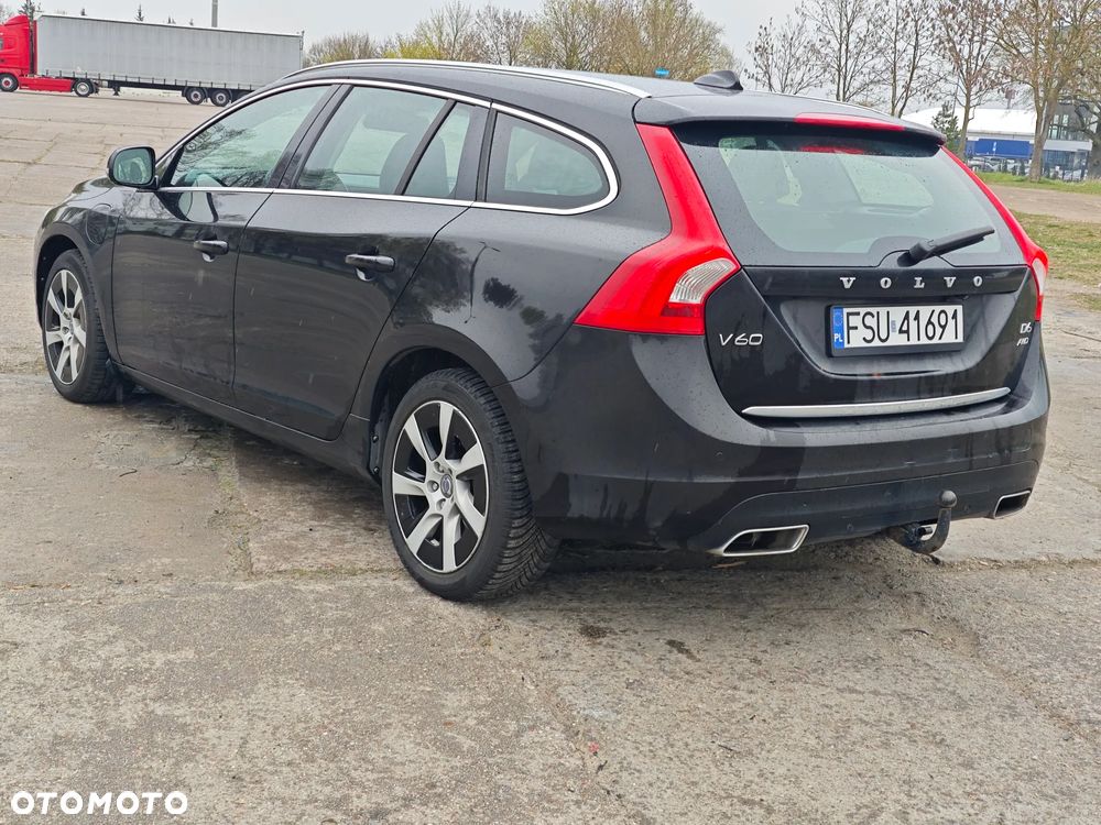 Volvo V60 D6 AWD Plug-in Hybrid R-Design Summum - 5