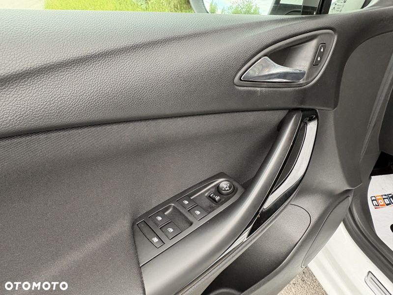 Opel Astra 1.4 Turbo Innovation - 34