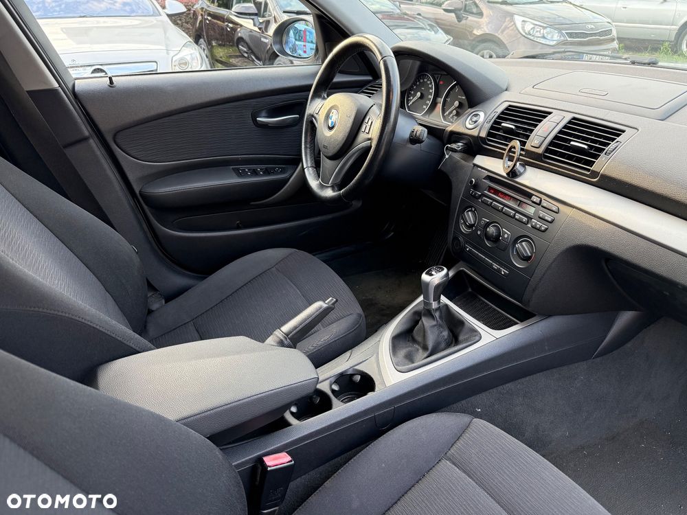 BMW Seria 1 118d - 25