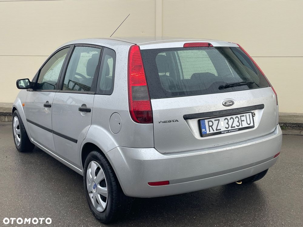 Ford Fiesta - 7