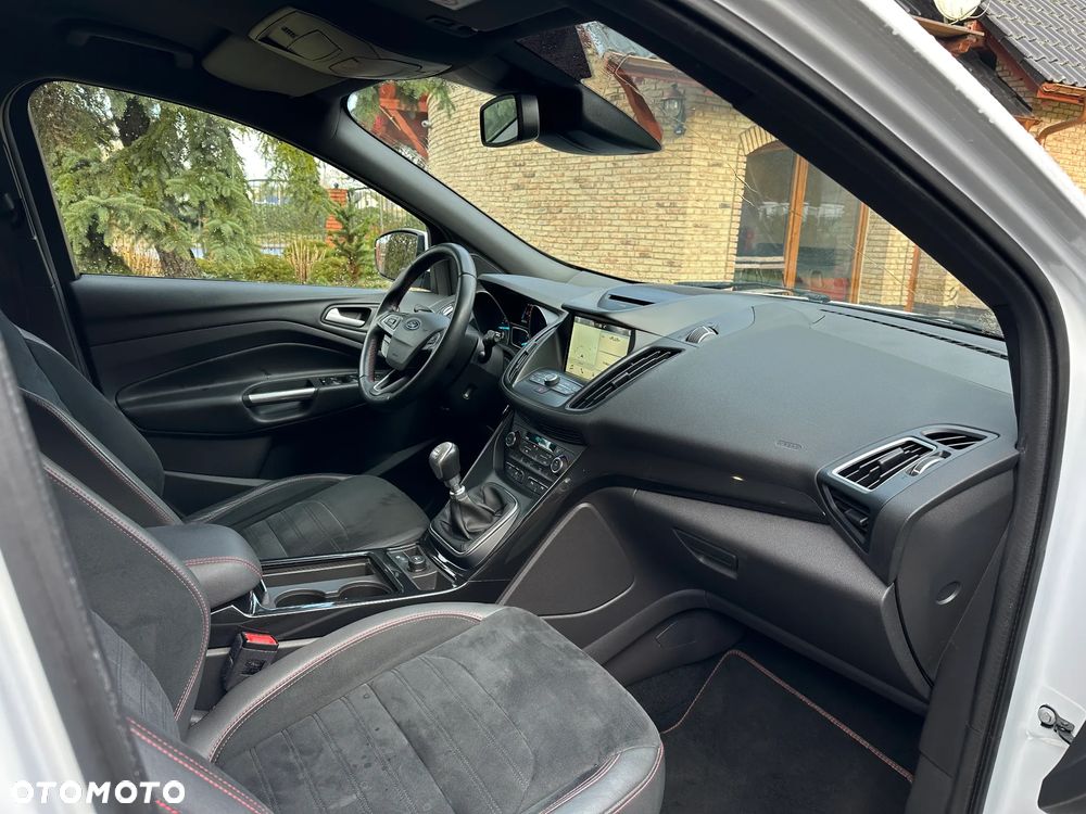 Ford Kuga 1.5 EcoBoost 2x4 ST-Line - 9