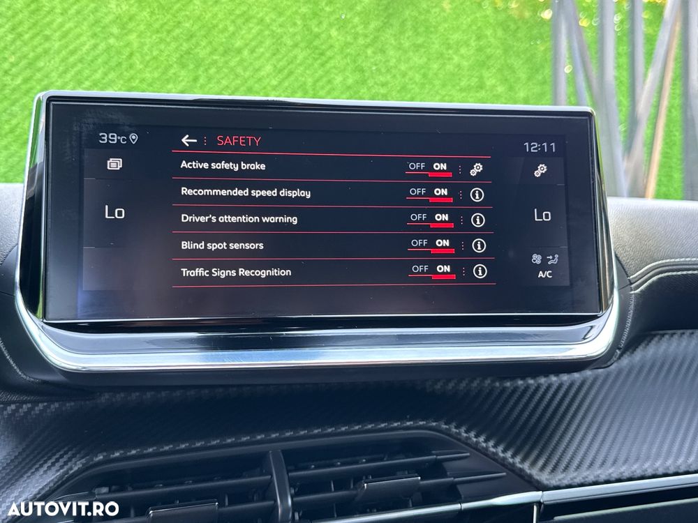 Peugeot 2008 PureTech 130 EAT8 GT Exclusive - 31