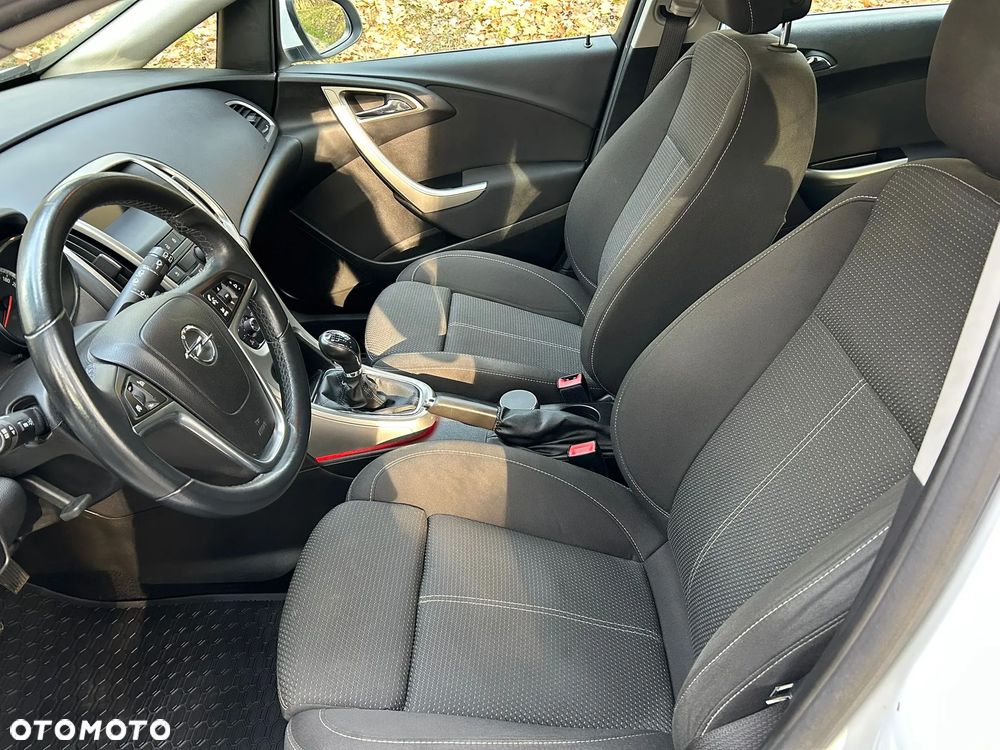 Opel Astra 1.6 Edition 111 Jahre - 14