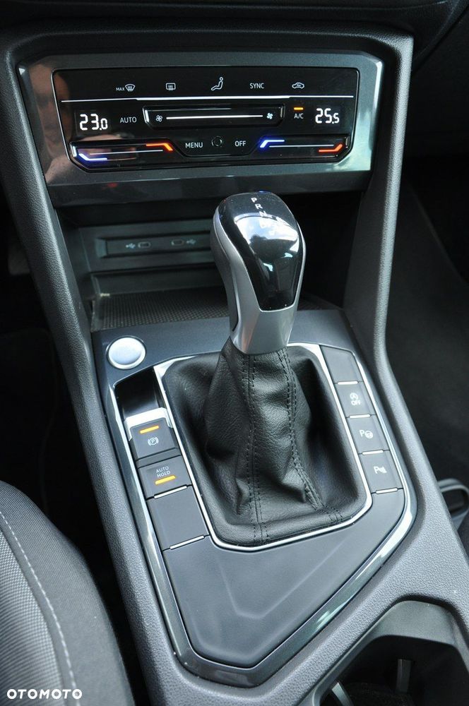 Volkswagen Tiguan - 19