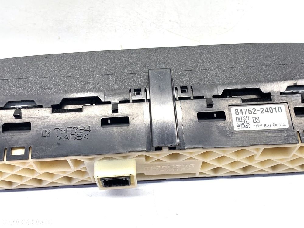 PRZEŁĄCZNIKI OGRZEWANIA FOTELI  LEXUS IS III (_E3_) 2013 - 2022 300h (AVE30_) 133 kW [181 KM] - 4