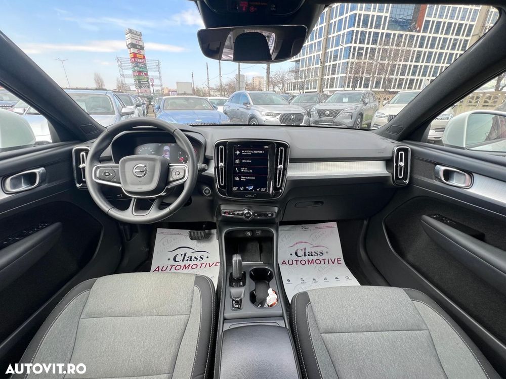 Volvo XC 40 B4 AT8 Mild Hybrid Momentum Pro - 4