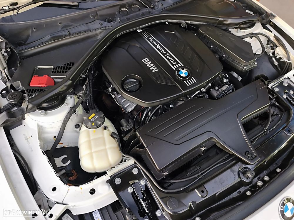 BMW 318 d Auto Line Sport - 27