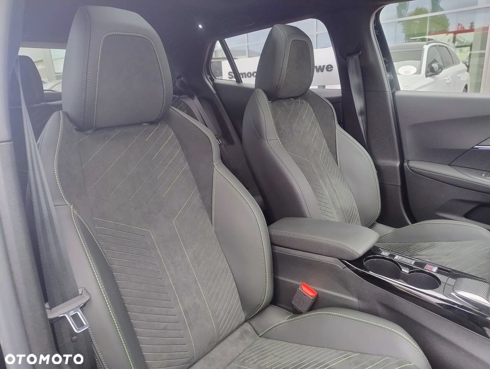 Peugeot 2008 PureTech mHEV Allure e-DCS6 - 26