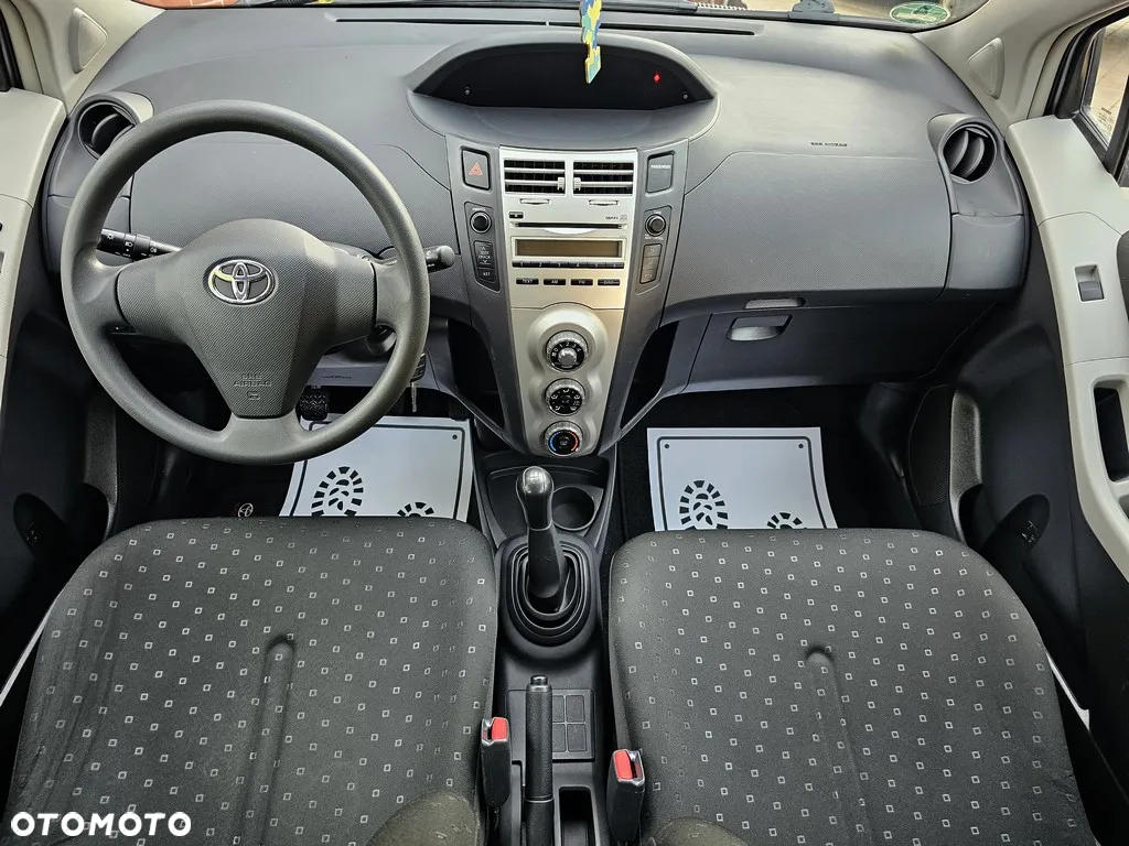 Toyota Yaris 1.3 VVT-i Sol - 30