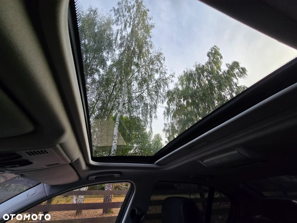 BMW Seria 3 318i - 28