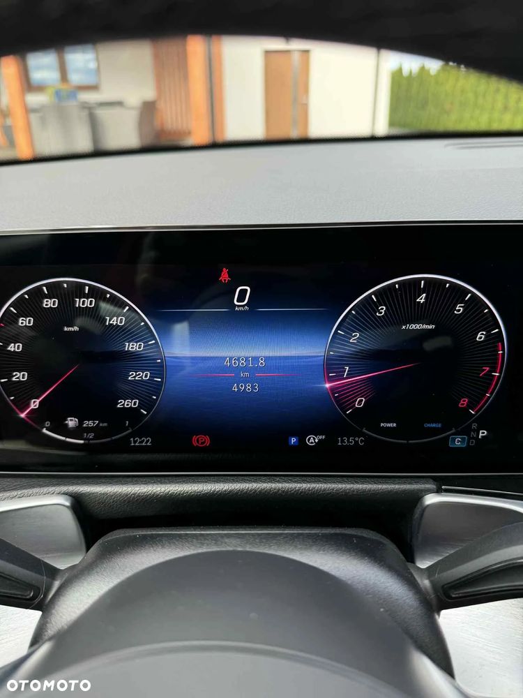 Mercedes-Benz GLB 250 4-Matic AMG Line 8G-DCT - 17