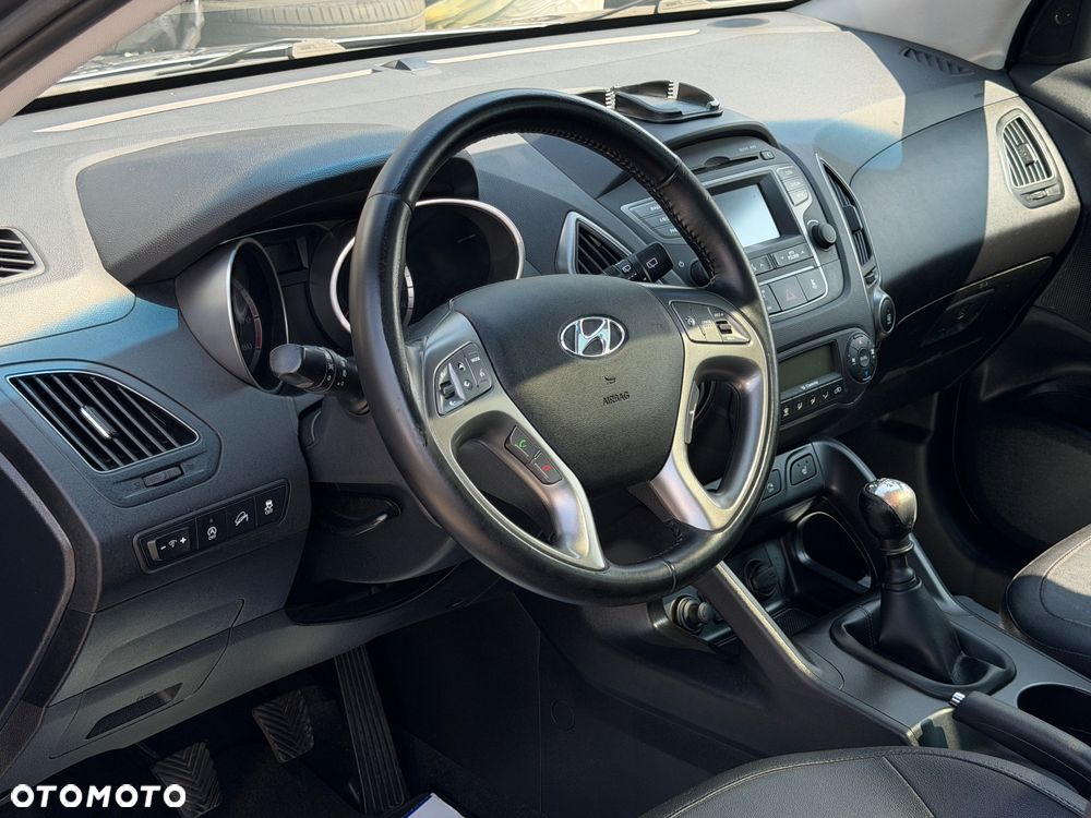 Hyundai ix35 1.6 2WD Fifa World Cup Edition - 13