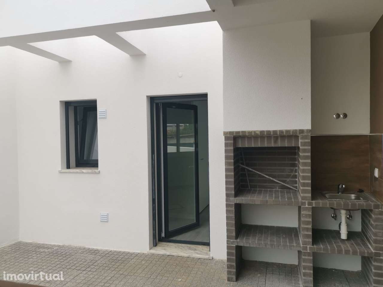 Moradia Isolada V4 c/ Piscina - Térrea - Fernão Ferro - Grande imagem: 4/26