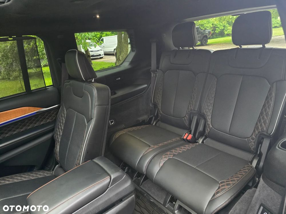 Jeep Grand Cherokee - 15