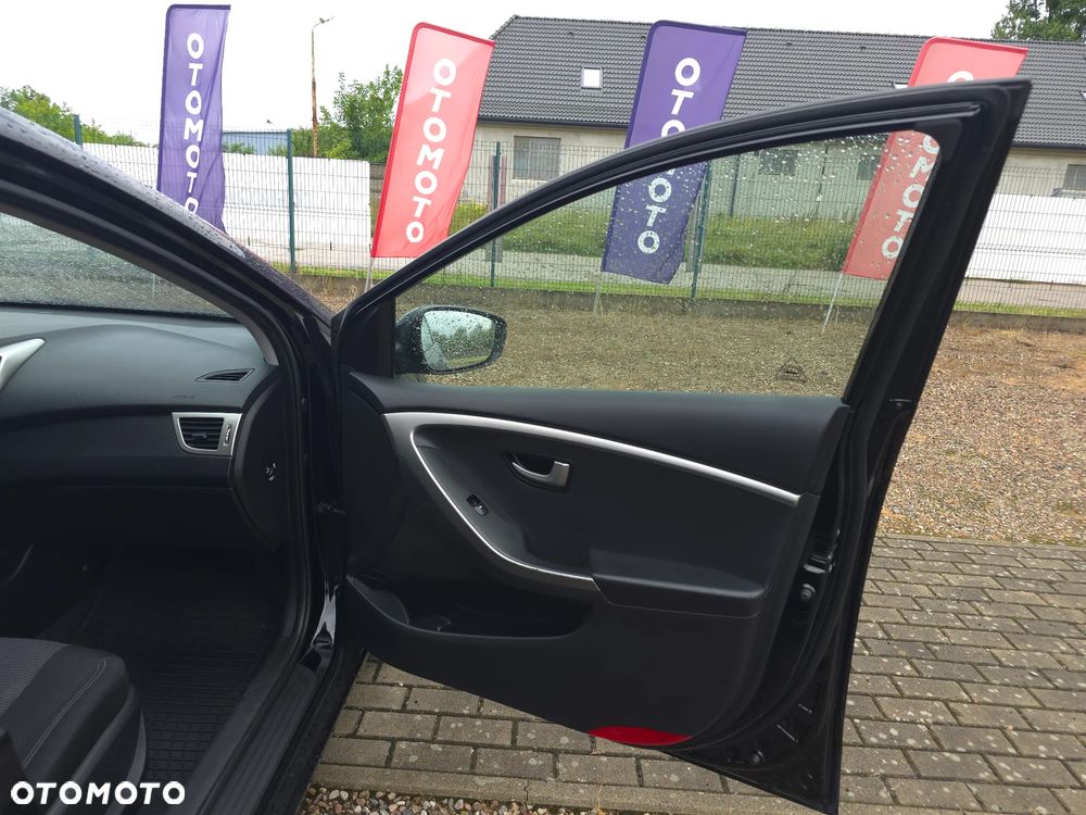 Hyundai i30 blue 1.4 Classic - 12