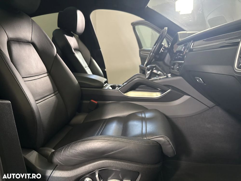 Porsche Cayenne Turbo - 12