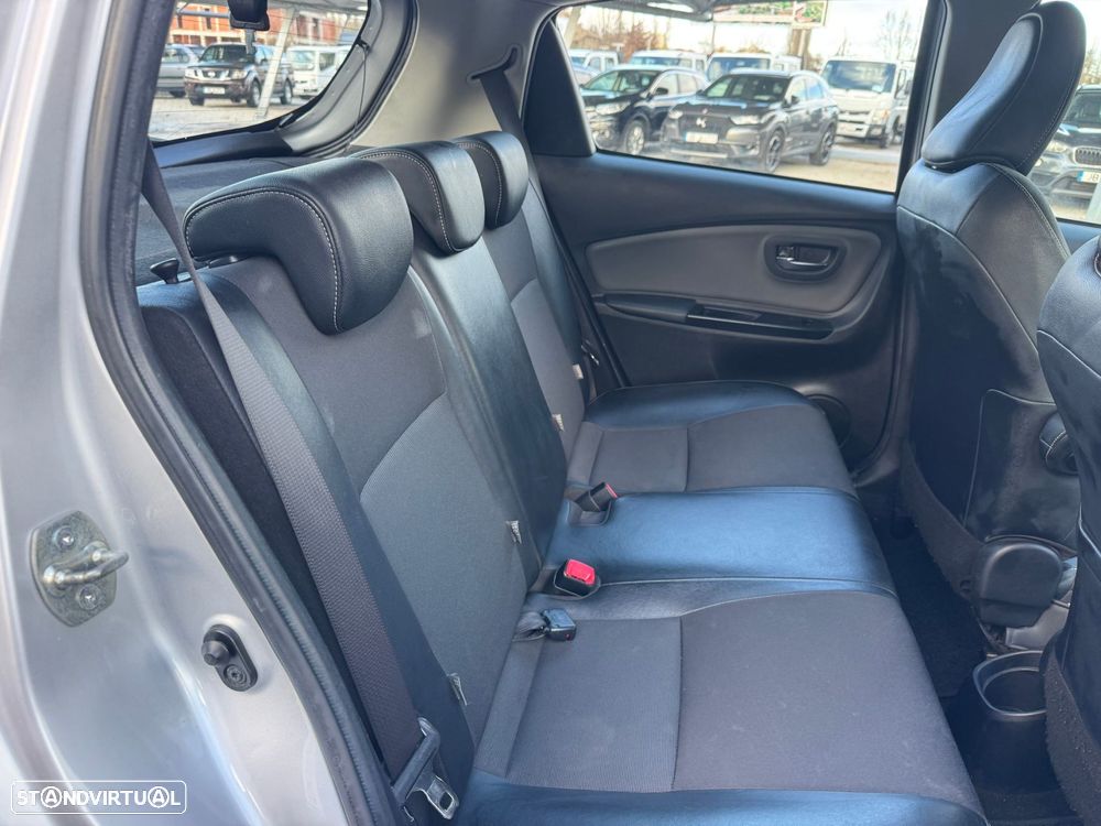 Toyota Yaris 1.5 HSD Exclusive - 14