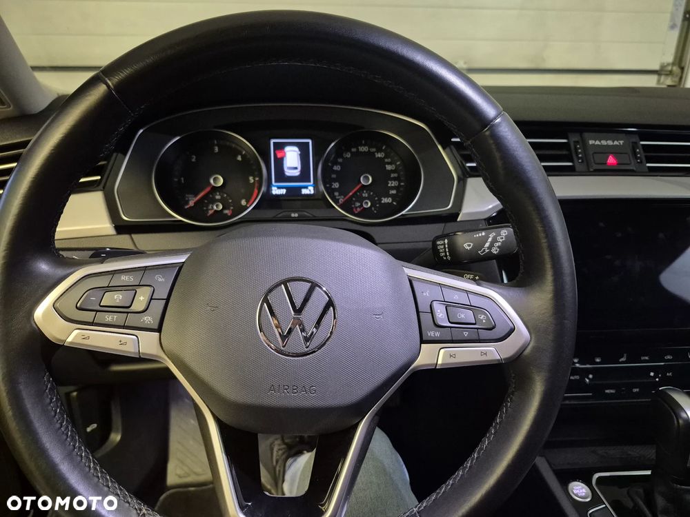 Volkswagen Passat ver-2-0-tdi-scr-dsg-elegance - 12