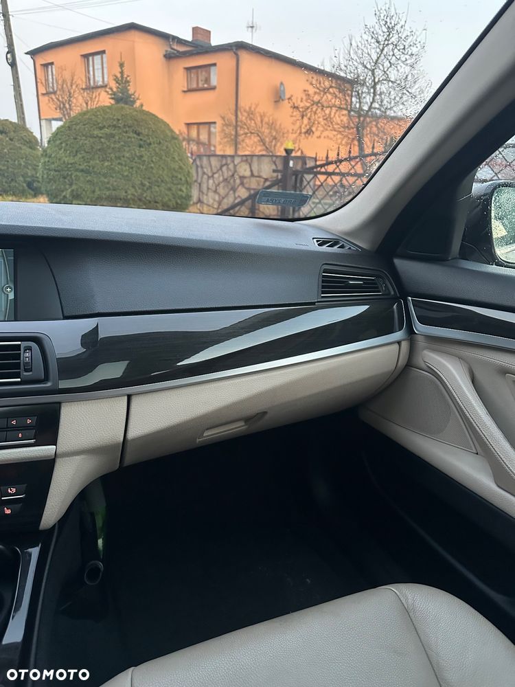 BMW Seria 5 528i Sport-Aut - 18