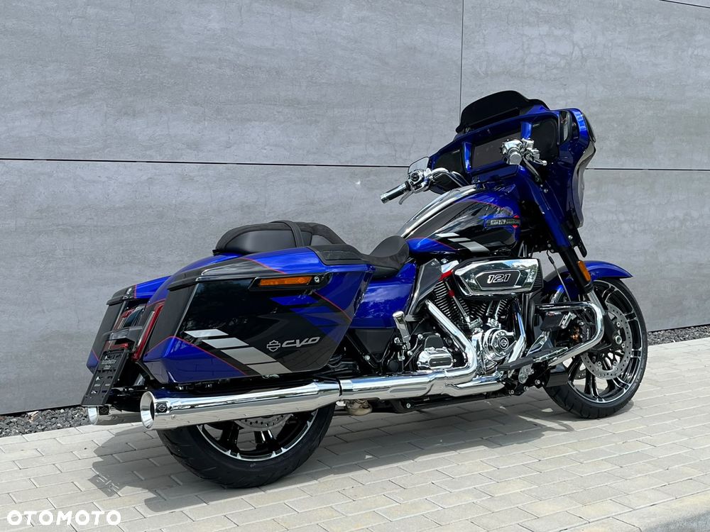 Harley-Davidson CVO Street Glide - 4