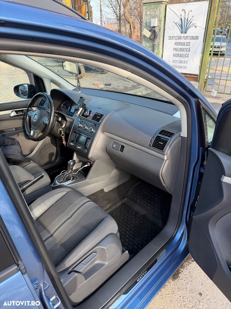 Volkswagen Touran - 5