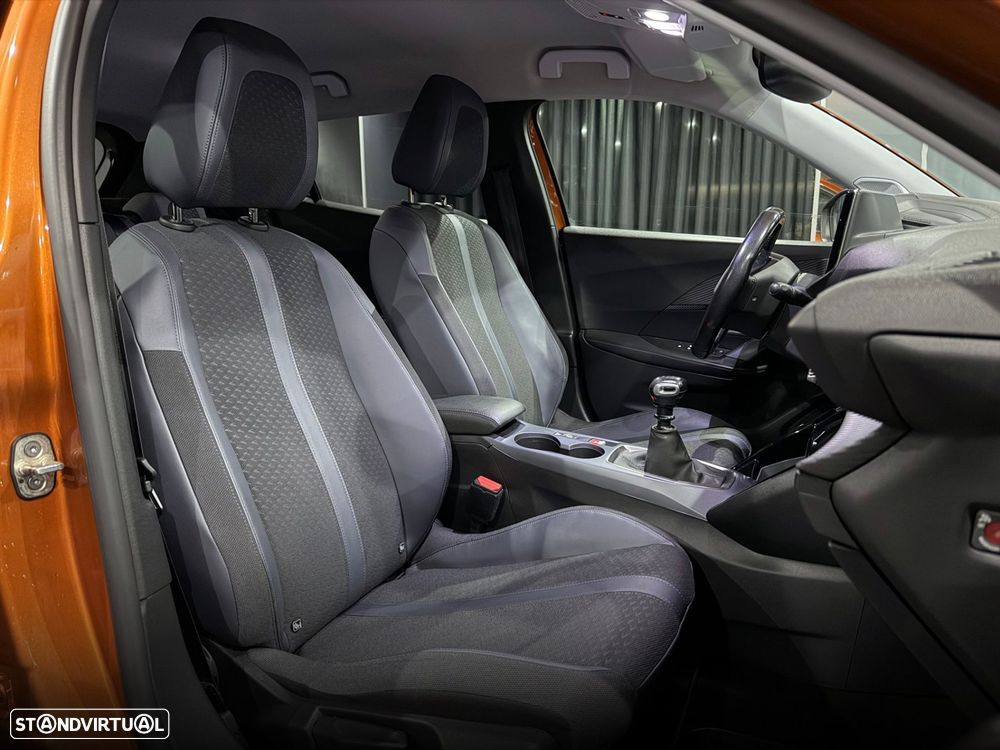 Peugeot 2008 1.2 PureTech Allure Pack - 34