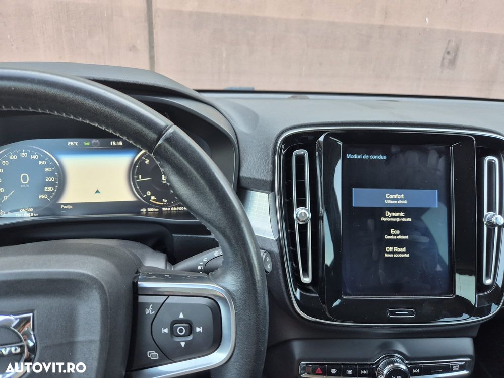 Volvo XC 40 D3 AWD Momentum - 19