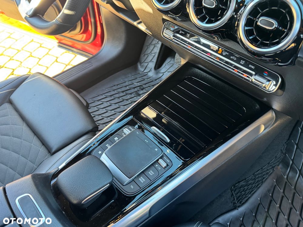 Mercedes-Benz GLB 220 d 4Matic 8G-DCT Progressive - 25