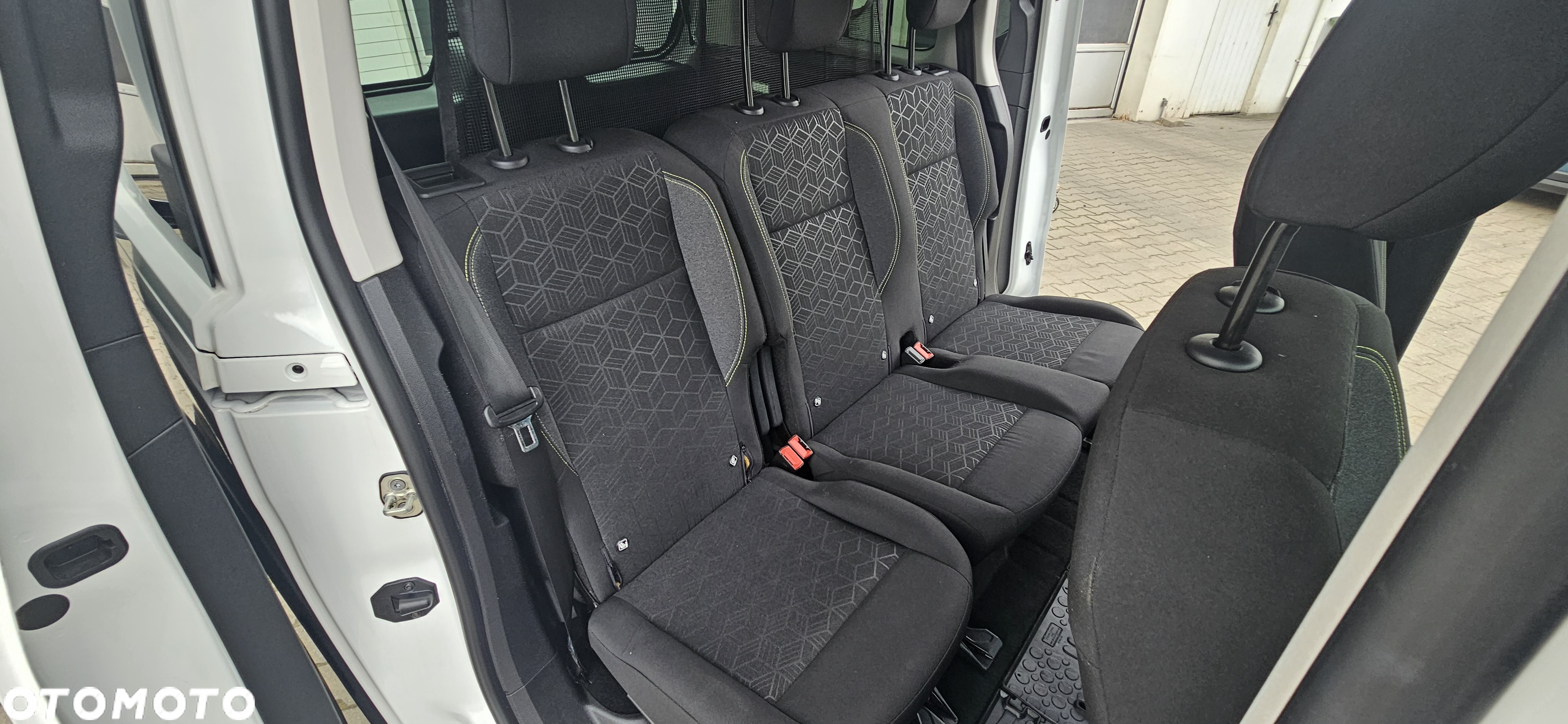 Peugeot Rifter 1.5 BlueHDI Active - 15