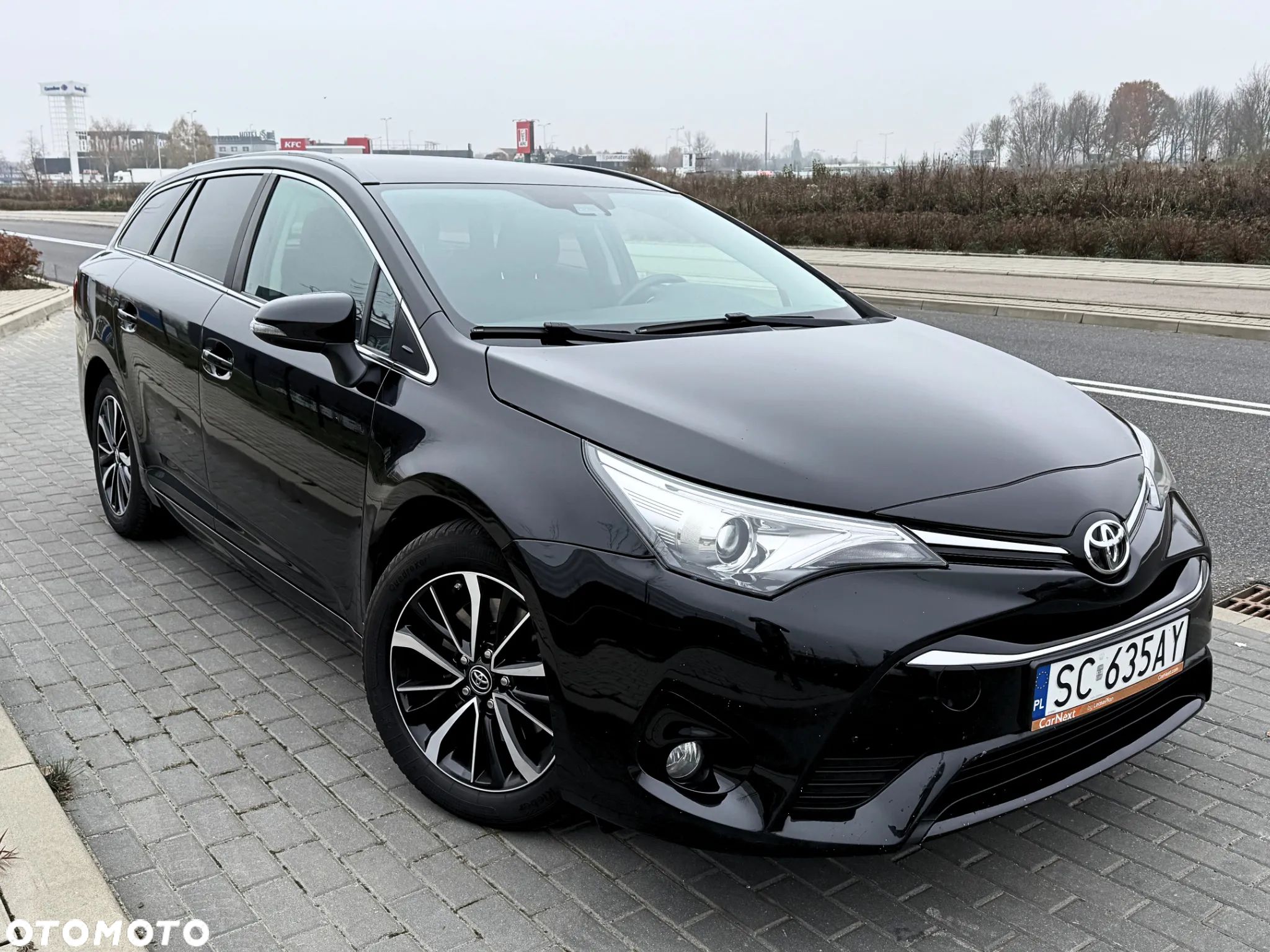 Toyota Avensis 2.0 D-4D Premium - 1