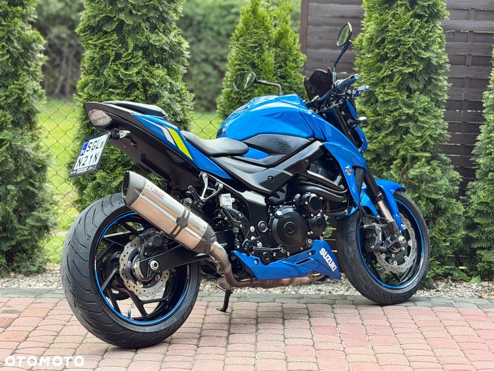 Suzuki GSX - 4