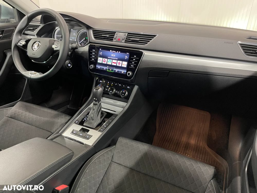 Skoda Superb 2.0 TDI DSG Ambition - 8