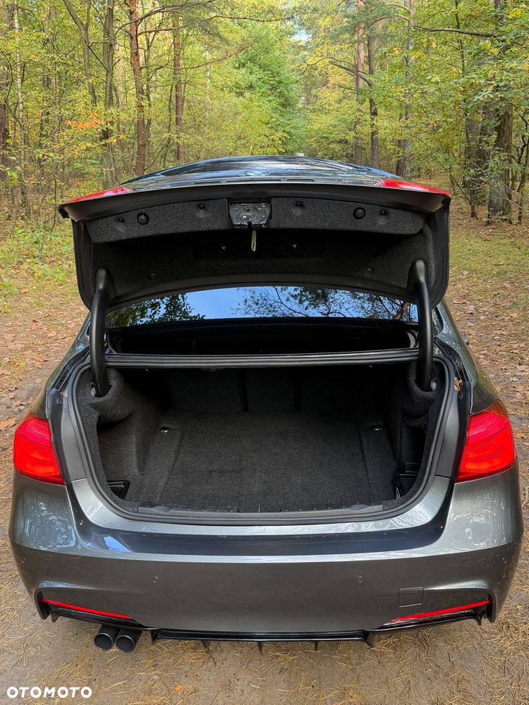 BMW Seria 3 320i GPF xDrive M Sport Shadow - 32
