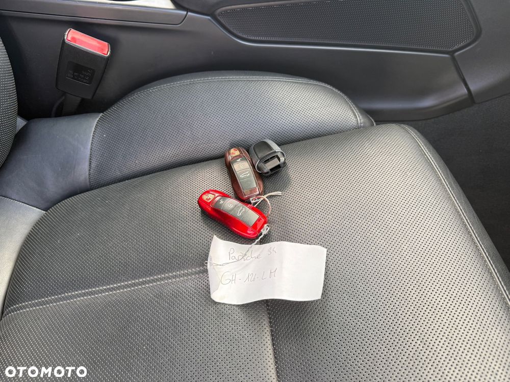 Porsche Macan Turbo PDK - 28