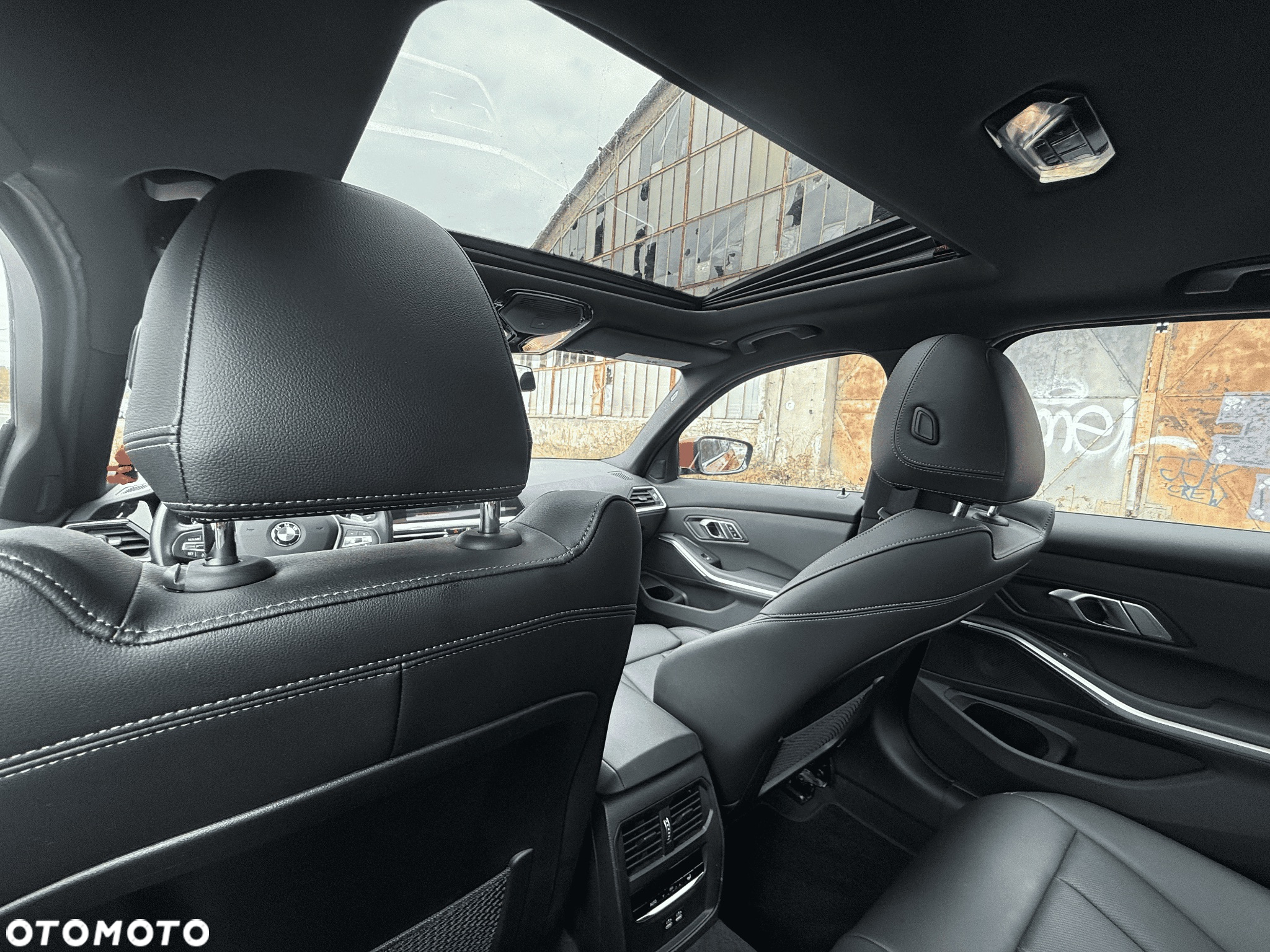 BMW Seria 3 330i Sport Line - 25