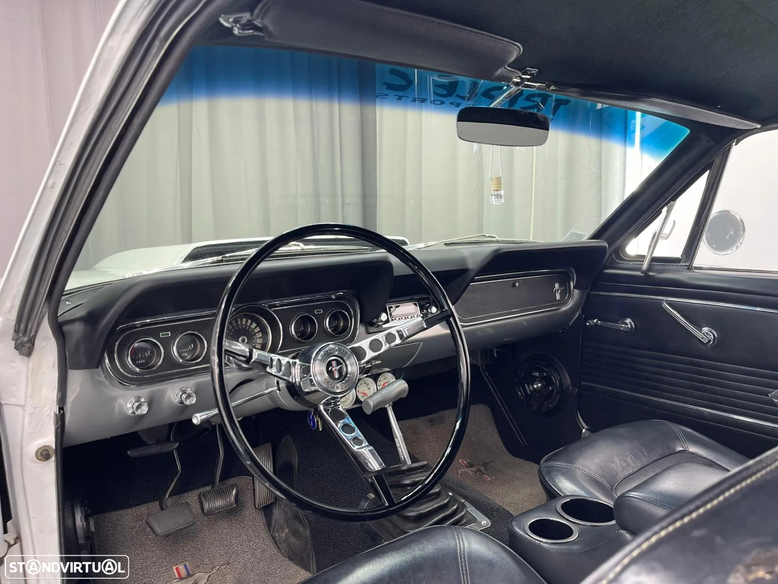 Ford Mustang - 19