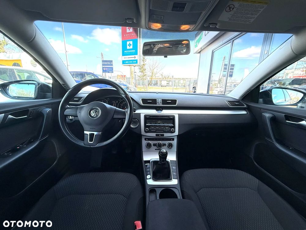 Volkswagen Passat 1.6 TDI Comfortline - 18